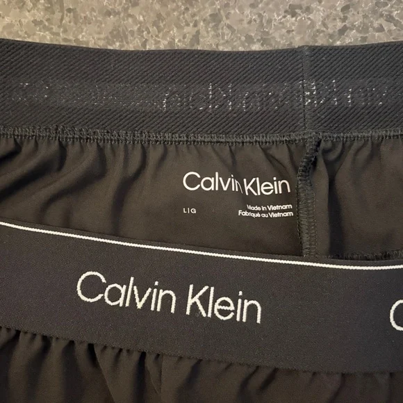 NWOT Calvin Klein Modern Sport Woven Shorts - Black - Large - Picture 5 of 5